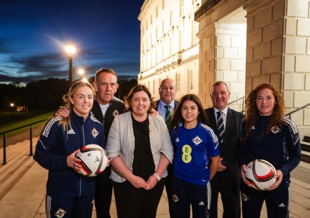 Communities Minister Deirdre Hargey hosted an event to recognise the achievements of the Senior Football team at the UEFA 2022 Women’s Euro Championship. The Minister is pictured with Simone Magill; Kenny Shiels, Manager; Neil Jardine, Deputy President IF